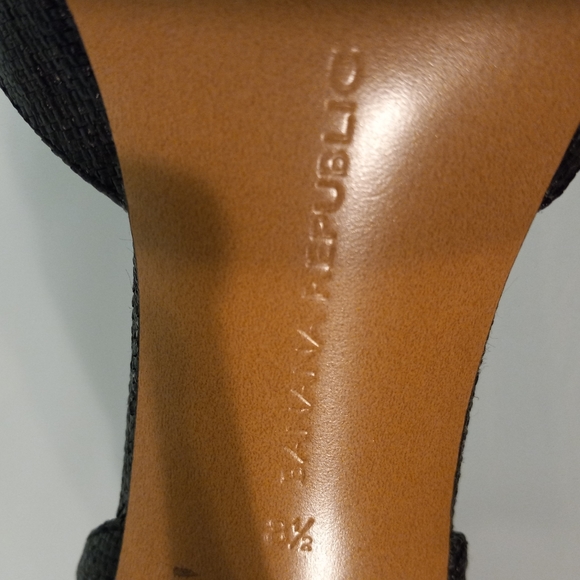 Banana Republic Strap Detail Heels | US 8 1/2 - Picture 7 of 7